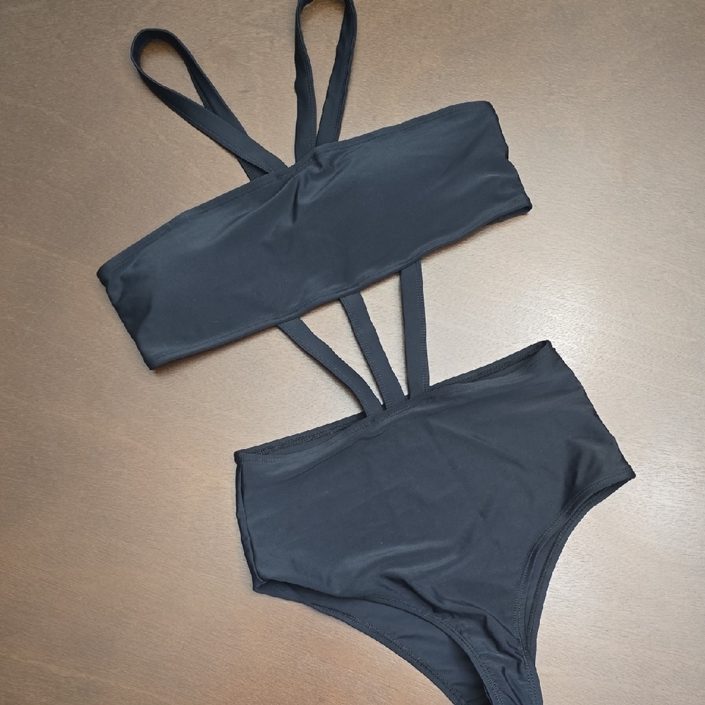 TOP MELON Black‎ Strappy One-Piece Swimsuit New